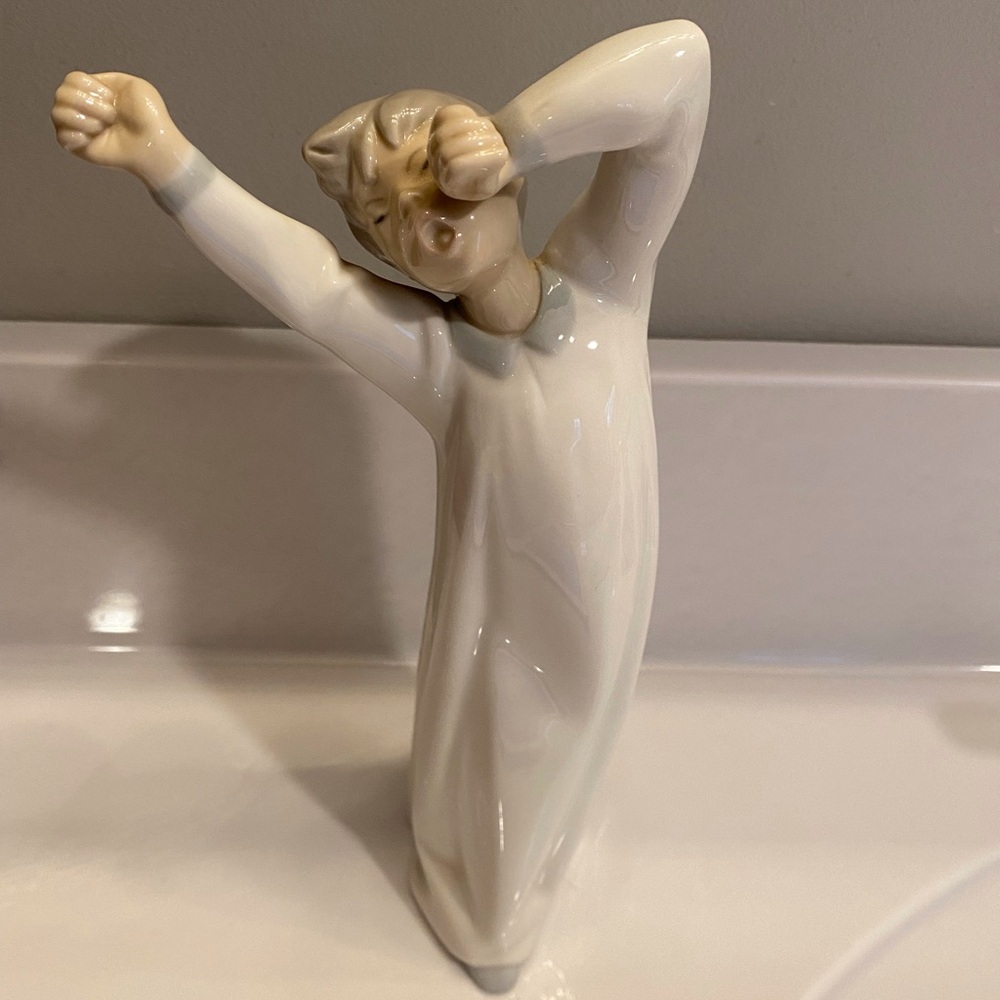VTG Retired Lladro Boy Awakening #4870 Glazed Porcelain Figure